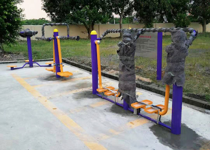 小區(qū)健身器材