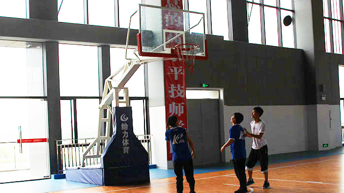 手動液壓籃球架