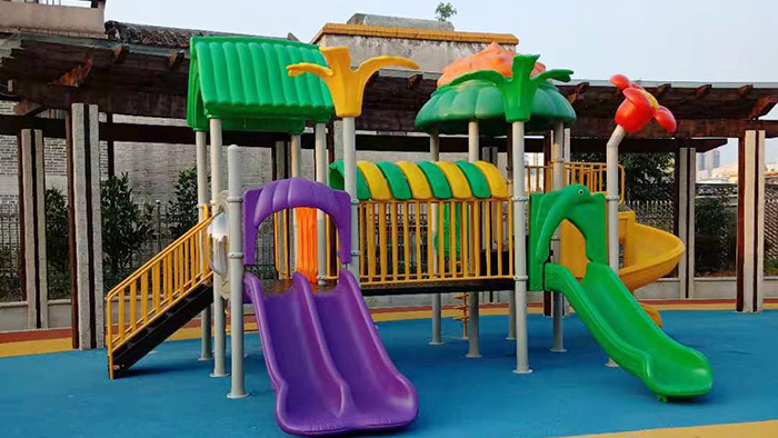 室外兒童滑滑梯